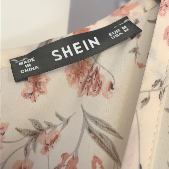 SHEIN Floral wrap dress with flutter sleeve - Picture 8 of 10